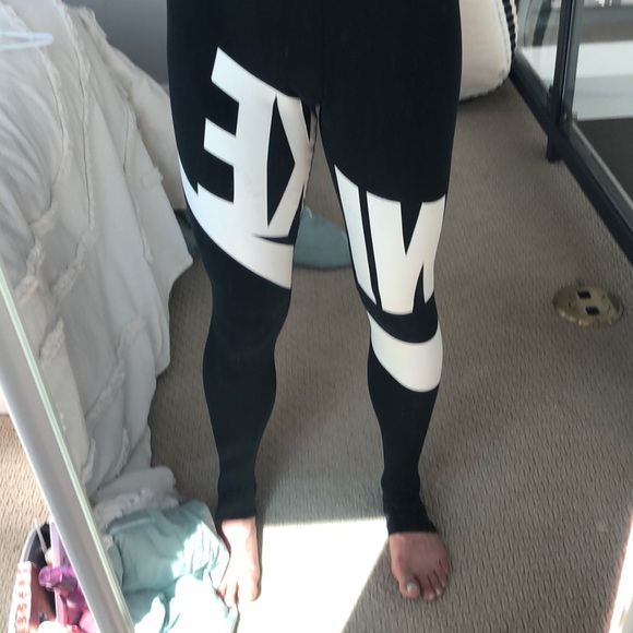 Nike leggings - Picture 2 of 3
